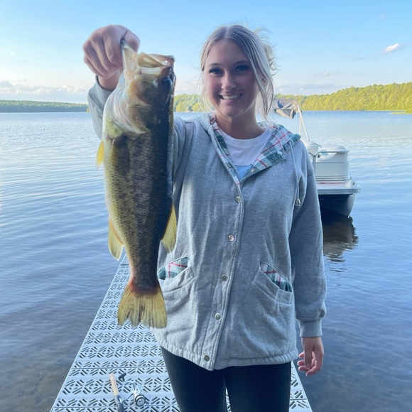 READ ABOUT MY CLOSET! - Picture 5 of 5